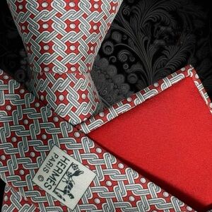HERMÈS New Unused Neck Tie Red with Grey Chain Link Design